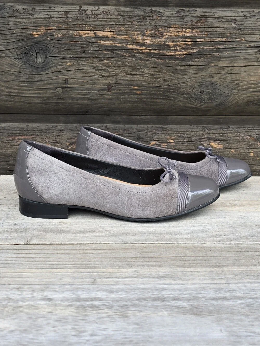 Clarks Unstructured Un Blush Classic Feminine Minimalist Capped Toe Ballet Flats